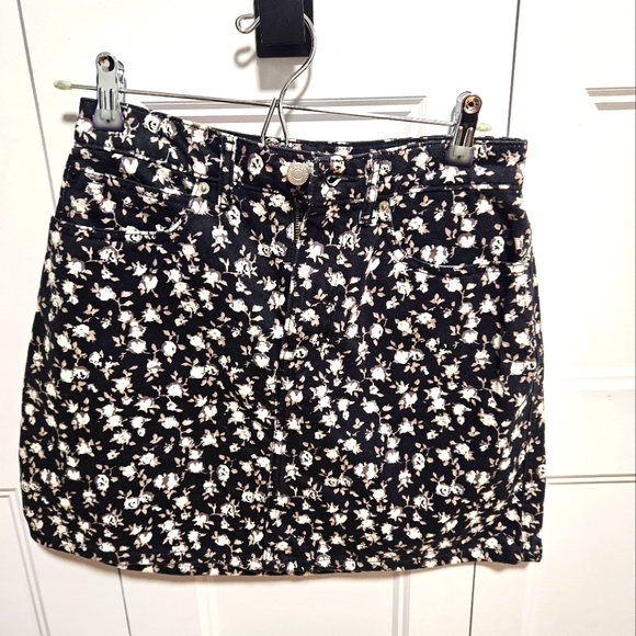 Calvin klein skirt - Picture 1 of 3